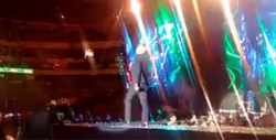 VIDEO: Espinoza Paz se cae durante concierto