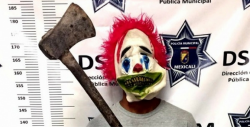 Arrestan a payaso armado con hacha en Mexicali