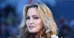 Madonna bromea con hacer sexo oral a quien vote por Clinton