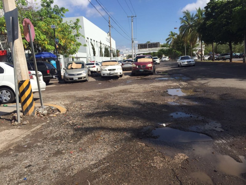 Habitantes de la colonia 5 de mayo piden reparar las calles que están en mal estado