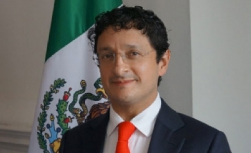 Encargado de investigar asunto de "La Casa Blanca" Virgilio Andrade... renuncia