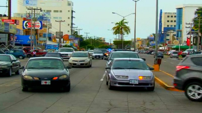 Aumenta aforo vehicular en Mazatlán