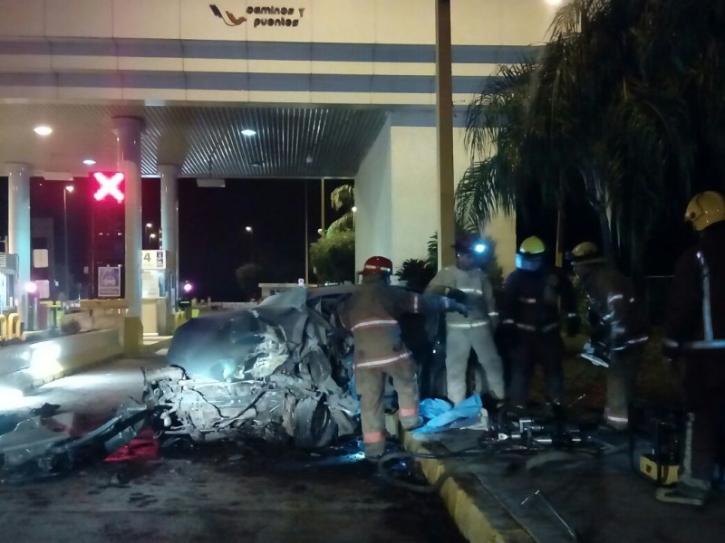 Choca contra caseta y muere