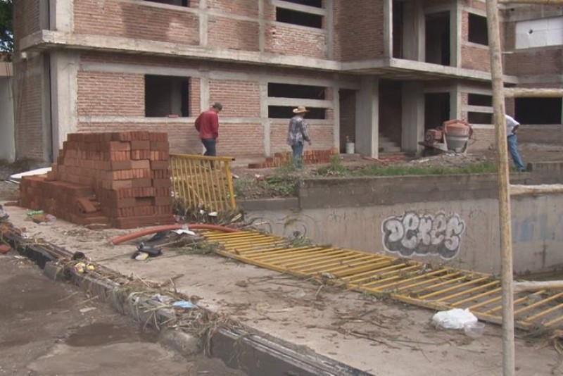 Afectados por inundaciones en el ISSSTESIN y Humaya, piden intervención del Ayuntamiento