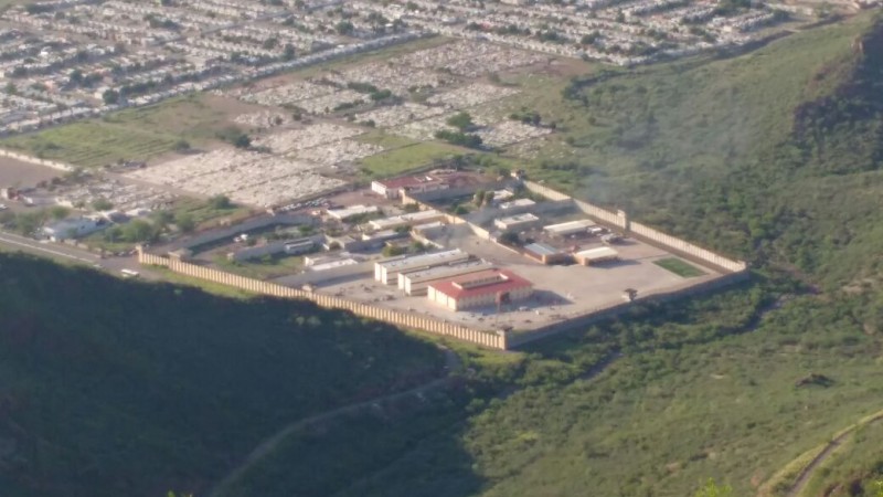 Movilización policial en Cereso de Guaymas