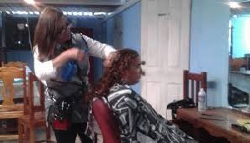 En México más de 316 mil personas son peluqueros o estilistas