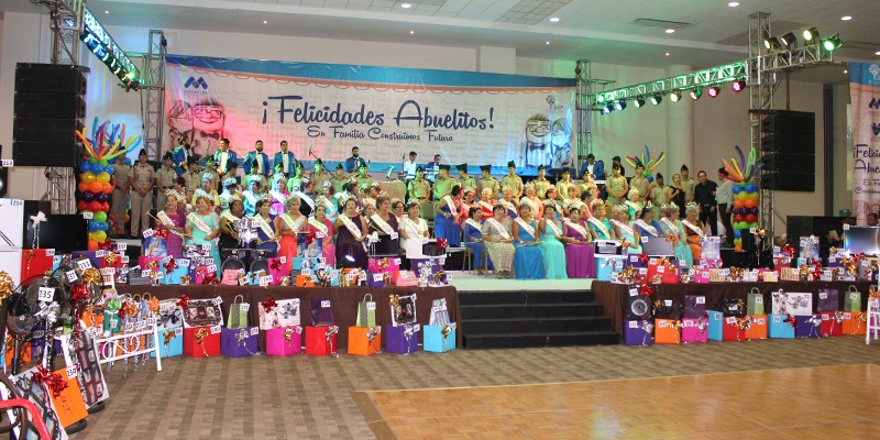 Celebran con fiesta el Día del Abuelo en Mazatlán
