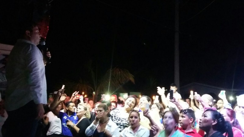 Le cantan al Divo de Juárez