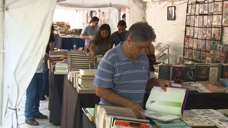 Los mexicanos leemos en promedio 3.8 libros al año
