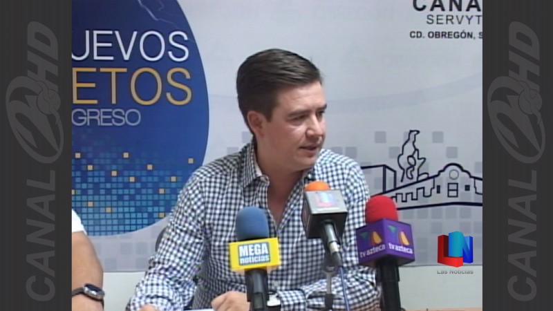 Entrega CANACO 12 mil uniformes escolares.