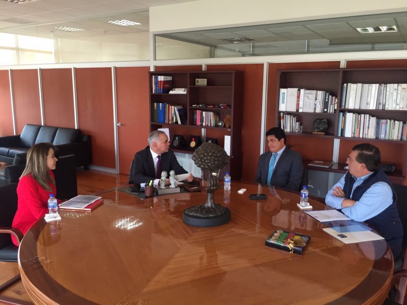 Gestiona el Gobernador agilización de recursos para hospitales