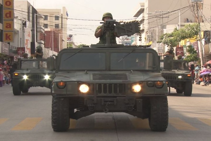 Majestuoso desfile militar, por el 206 Aniversario del inicio de la Independencia