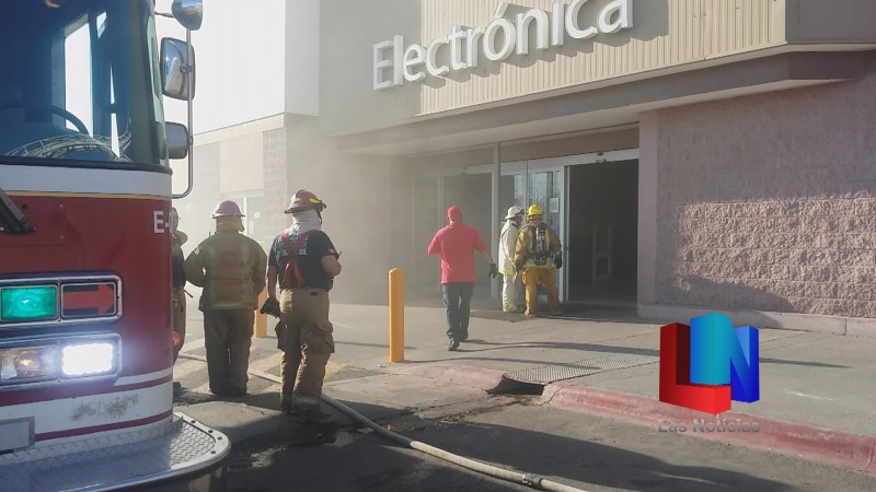 Incendio en Walmart norte