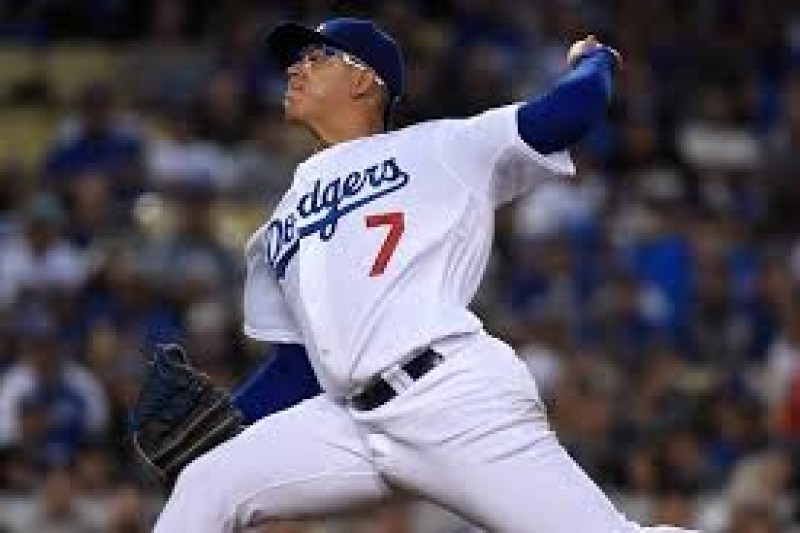 "JC" Urías,  listo para lanzar en Playoffs