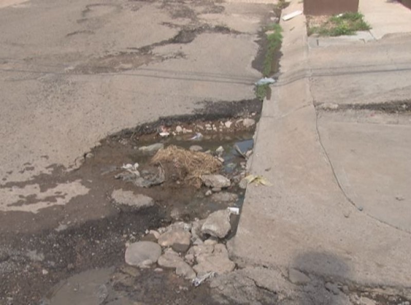 Calle Topacio prácticamente sin pavimento