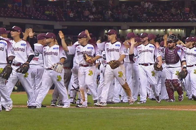 Tomateros derrota 4-0 a Charros en juego inaugural en Culiacán