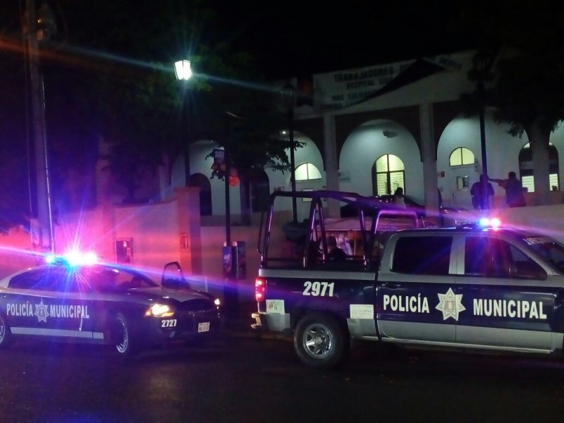 Grupo armado "balea" a joven en la Lombardo