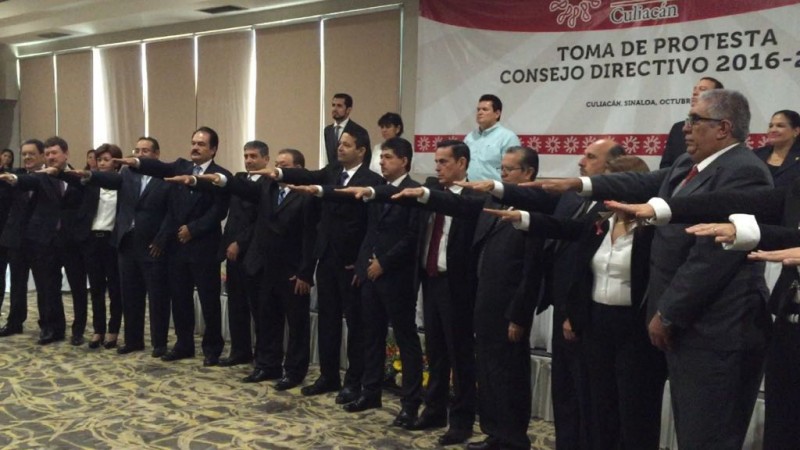 Toma protesta nuevo consejo directivo de Contadores Públicos Culiacán