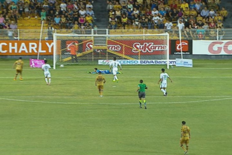 Dorados derrota 2-0 a Loros y se mantiene con vida
