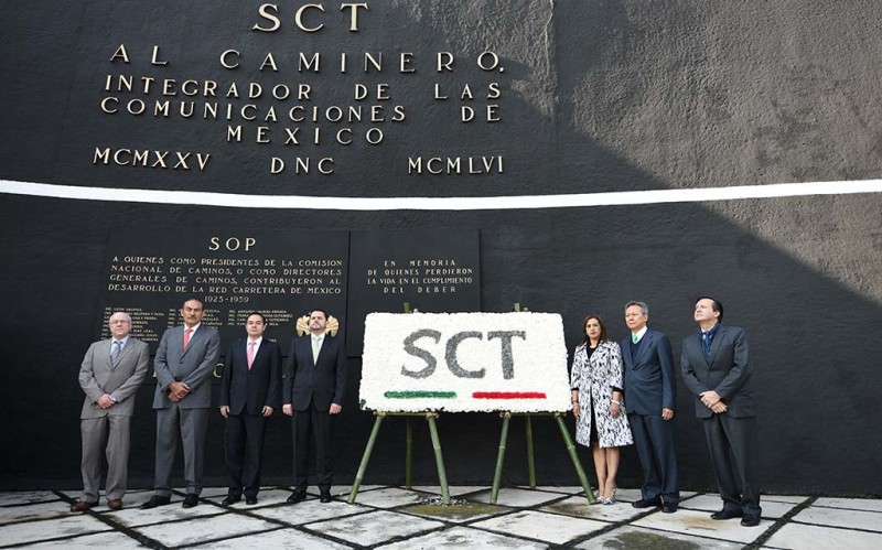 Conmemora SCT el Día del Caminero.