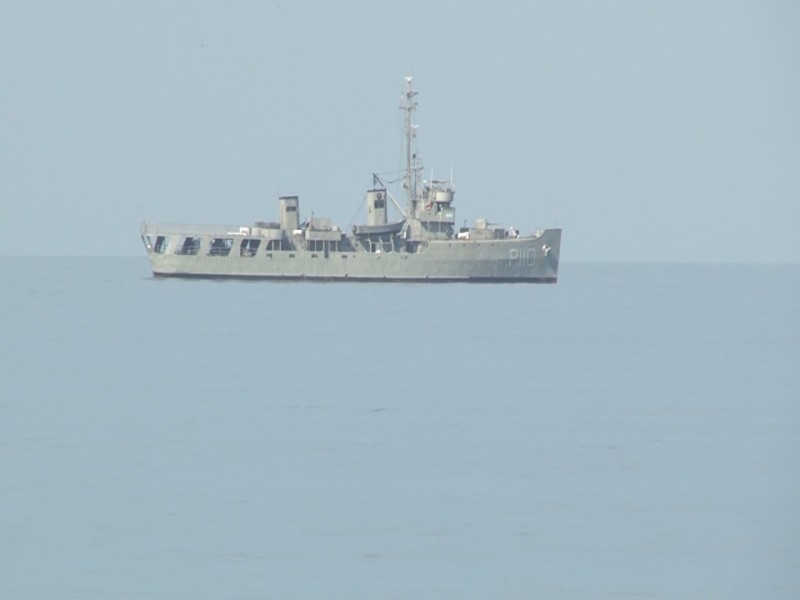 Genera asombro barcos de la armada de México frente a playas mazatlecas!