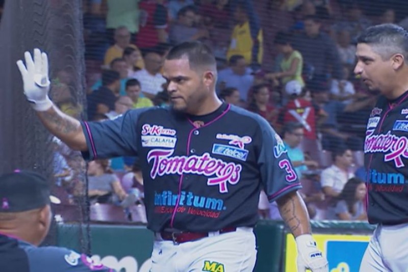 Tomateros apalea 17-3 a Águilas en el primero de la serie