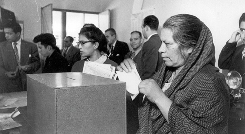 Celebran 63 años del voto femenino