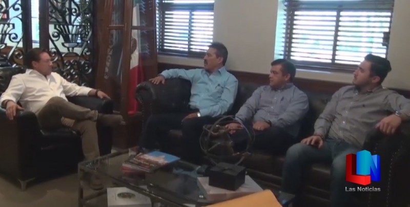 Firma convenio el Alcalde con ISEA