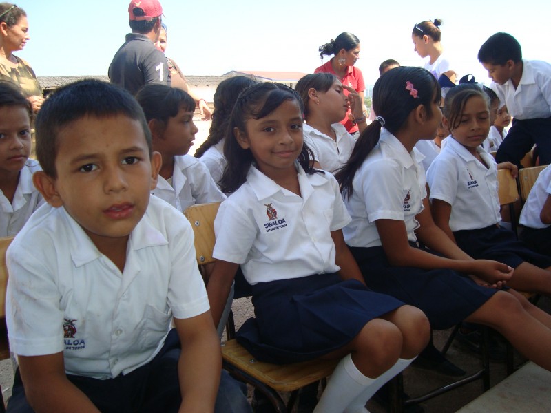 Programa piloto Aprende 2.0 arranca en 3 mil escuelas en 2017: SEP