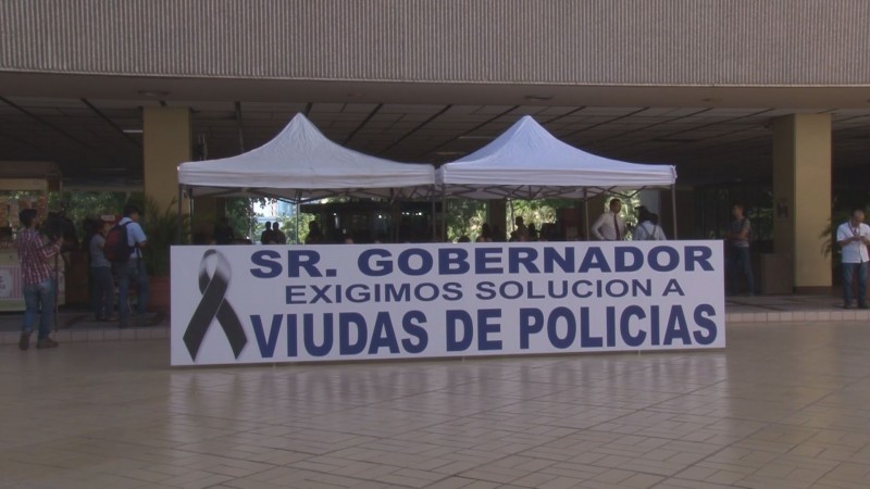 Se atenderá individual a viudas de policía