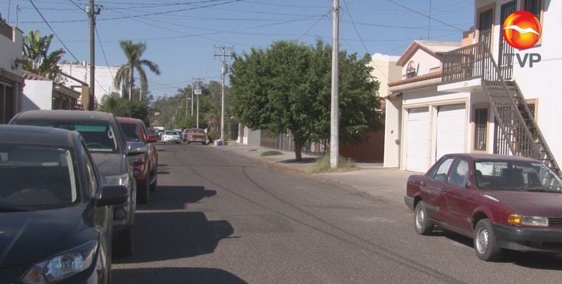 Roban autos en Bellavista y Centro.