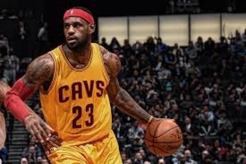 Lebron apoya fundaciòn de Mohamed Alí
