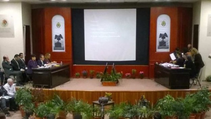 Comparece Secretario de Salud, Veracruz por compra de medicamentos