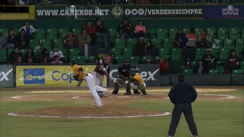Le roban cuadrangular a Héctor Páez