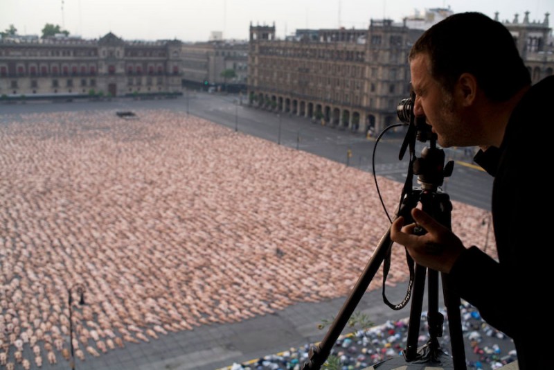 Spencer Tunick desnuda ahora a Colombia