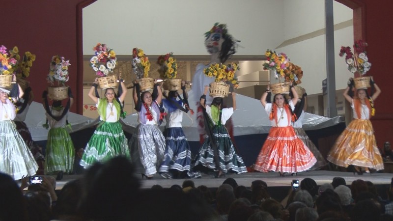 Guelaguetza tradición del estado de Oaxaca llega a Culiacán