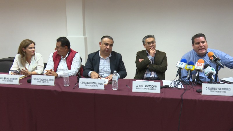 Se reúnen diputados con empresarios locales, hablan del incremento al ISN