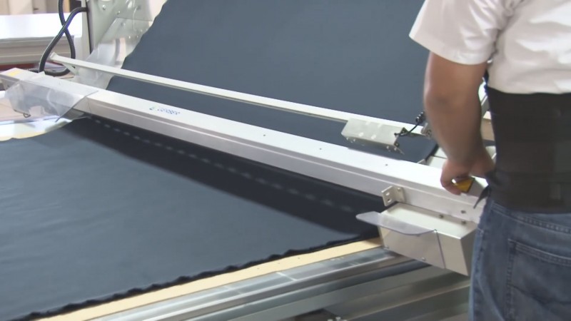 Deja ICATSIN equipo para la confección de uniformes