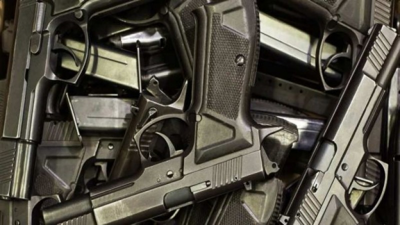 Endurecen penas para quien porte armas prohibidas o sin licencia