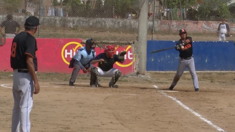 Torres Mazatlán vence a Bienes y Raíces El Cid