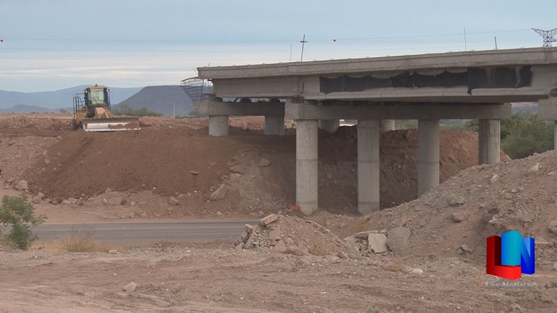 Sigue la construcción de los puentes en Libramiento Obregón