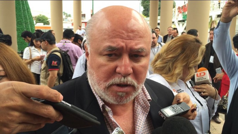 Malova debe salir de Sinaloa, dice Manuel Clouthier
