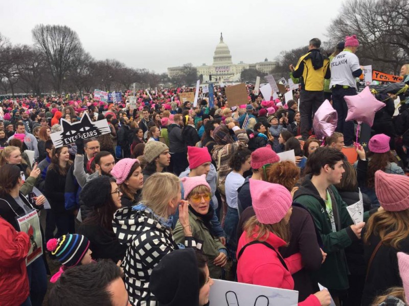 Protesta masiva contra Trump a un día de asumir la presidencia