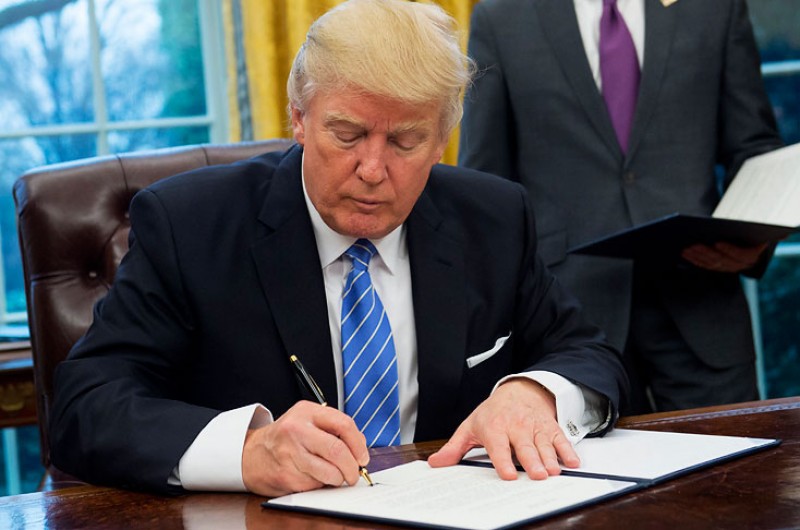 Trump retira a Estados Unidos del Tratado Transpacífico