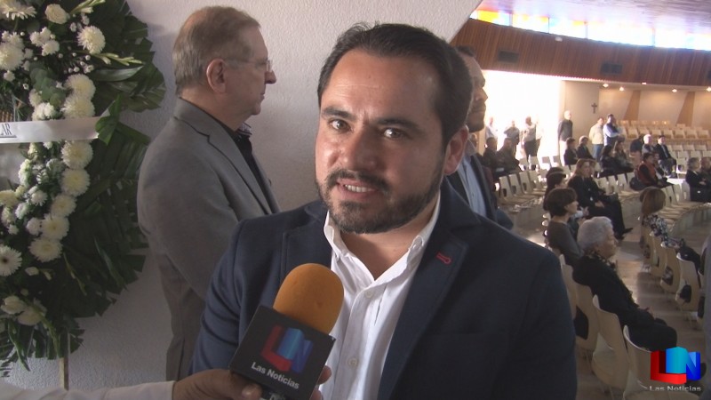 Despiden políticos a Adalberto Rosas López.