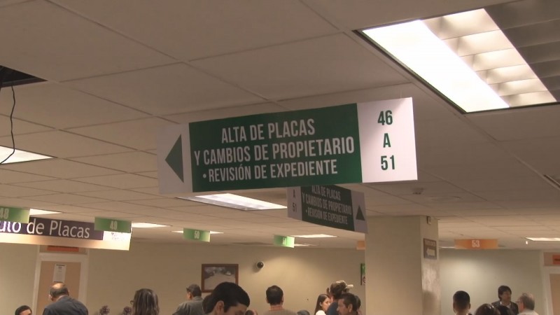 Pretenden cambiar placas y calcas en Sinaloa