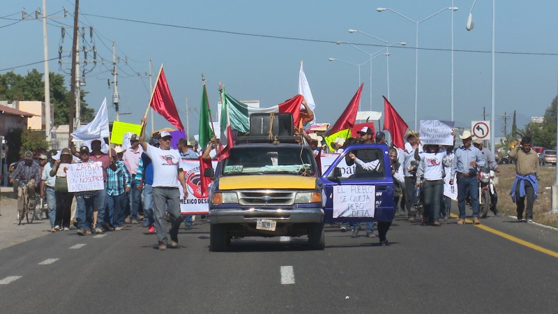 Se manifiestan productores del valle del carrizo
