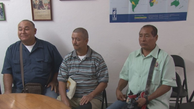 Policías municipales jubilados demandan pago de prima de antiguedad