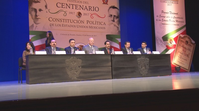 Entrega premios la U.A.S. de Ensayo sobre la Constitución Política