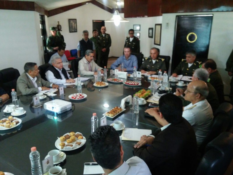 Salvador Cienfuegos se reúne con gabinete de Seguridad en Sinaloa